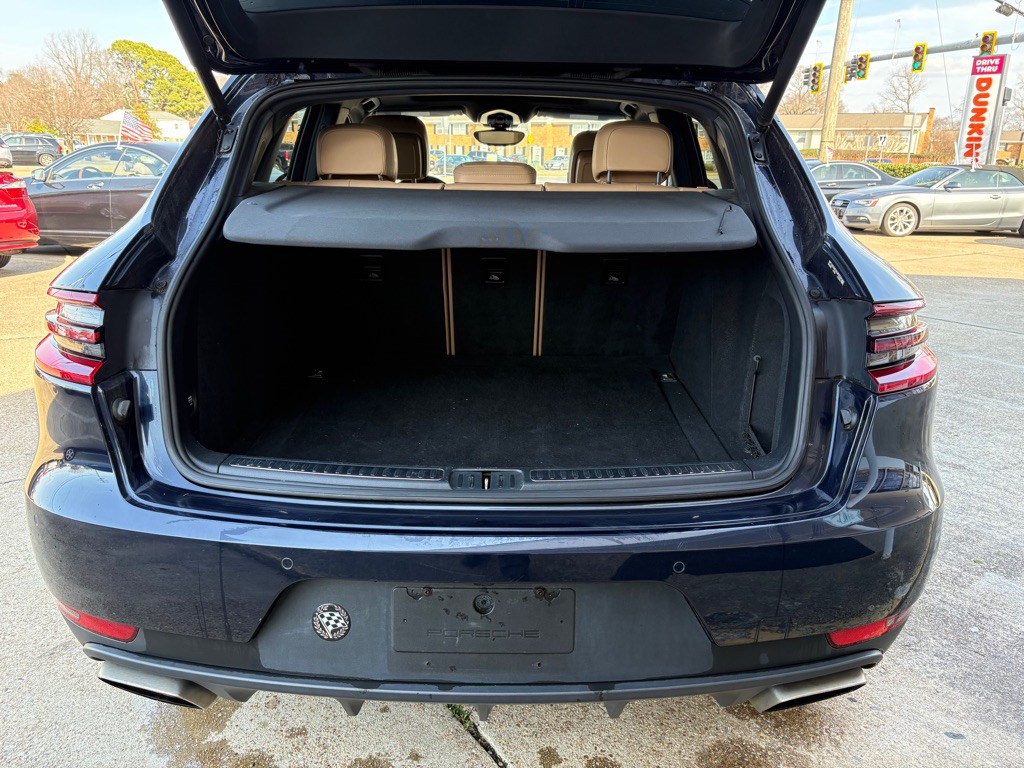 2017 Porsche Macan Image 6