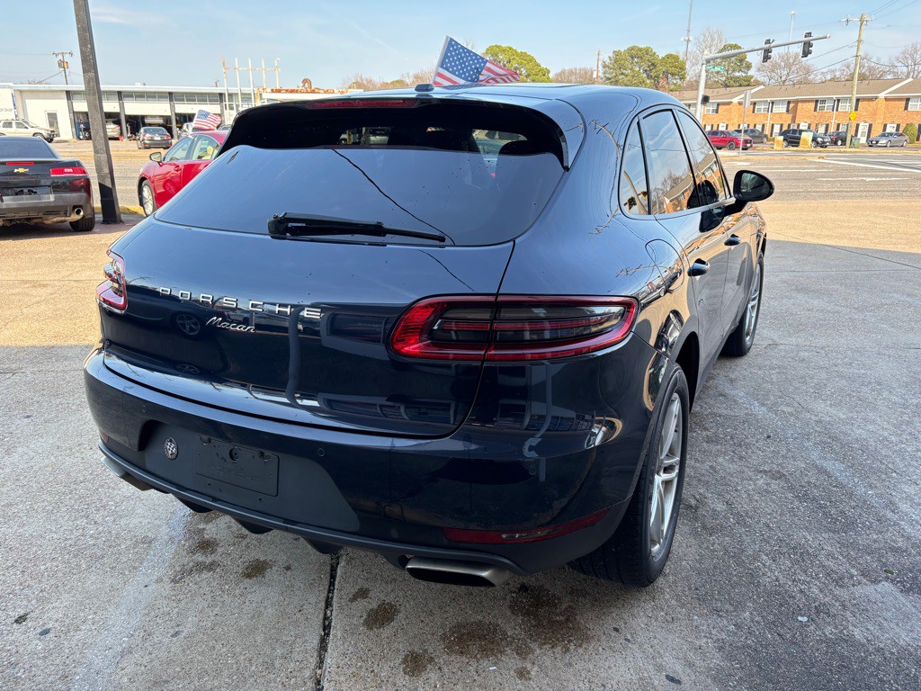 2017 Porsche Macan Image 7