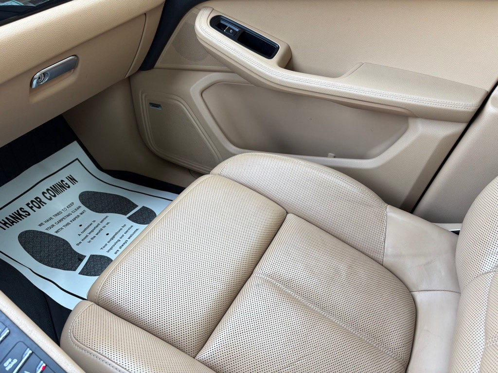 2017 Porsche Macan Image 28