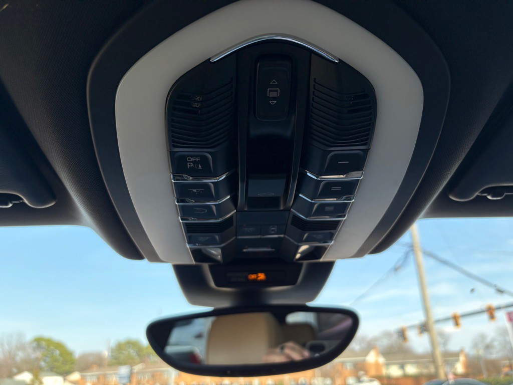 2017 Porsche Macan Image 29