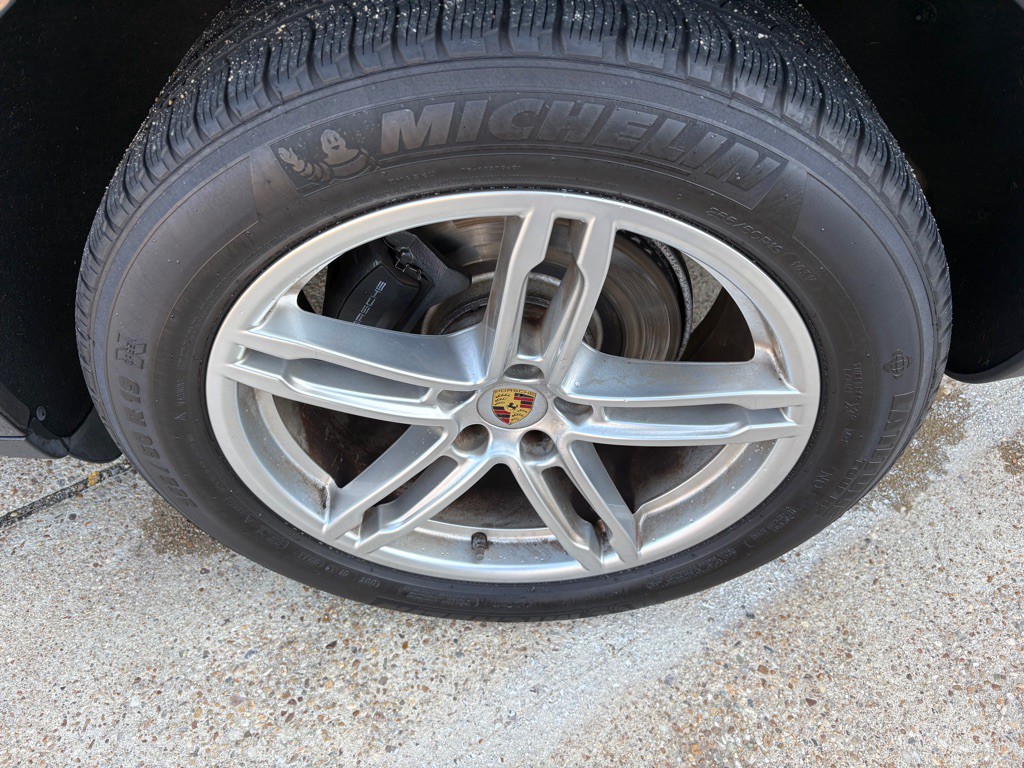 2017 Porsche Macan Image 31