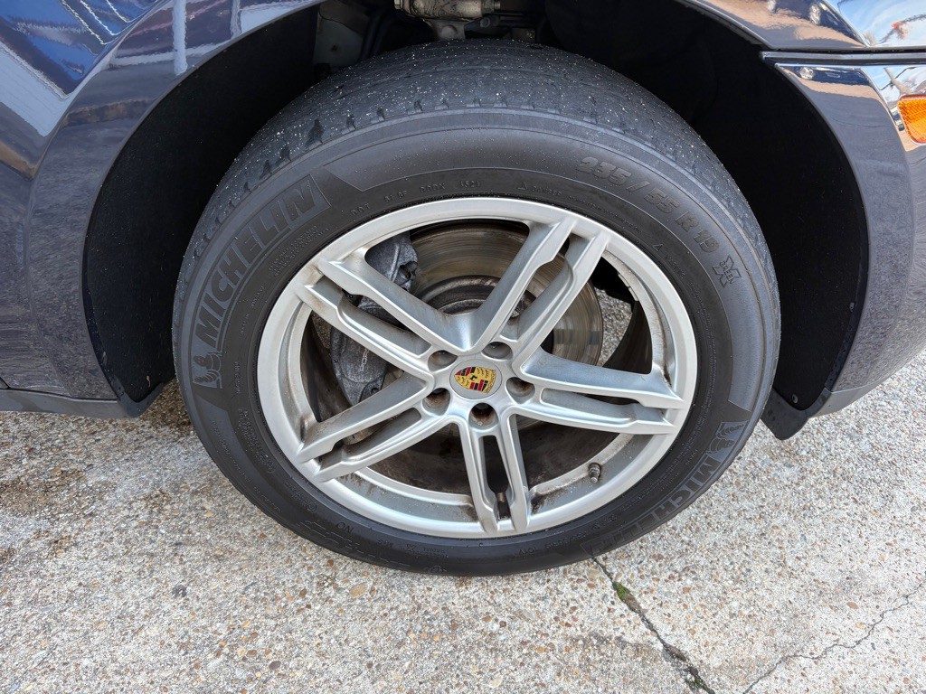 2017 Porsche Macan Image 33