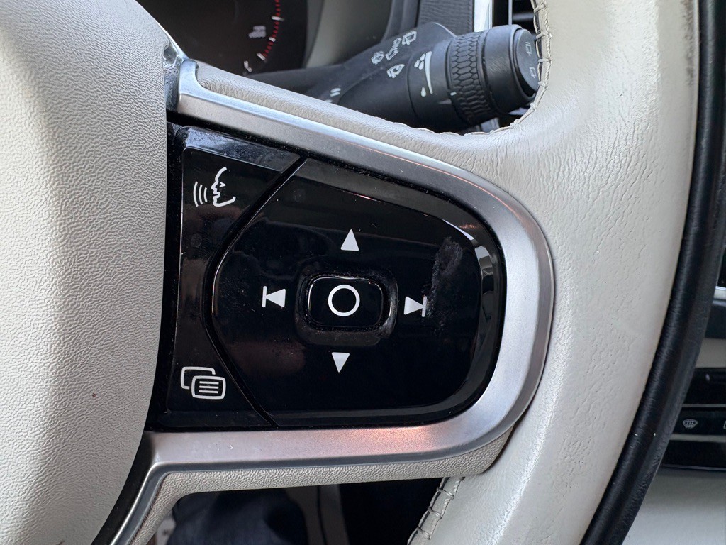 2018 Volvo XC90 Image 20