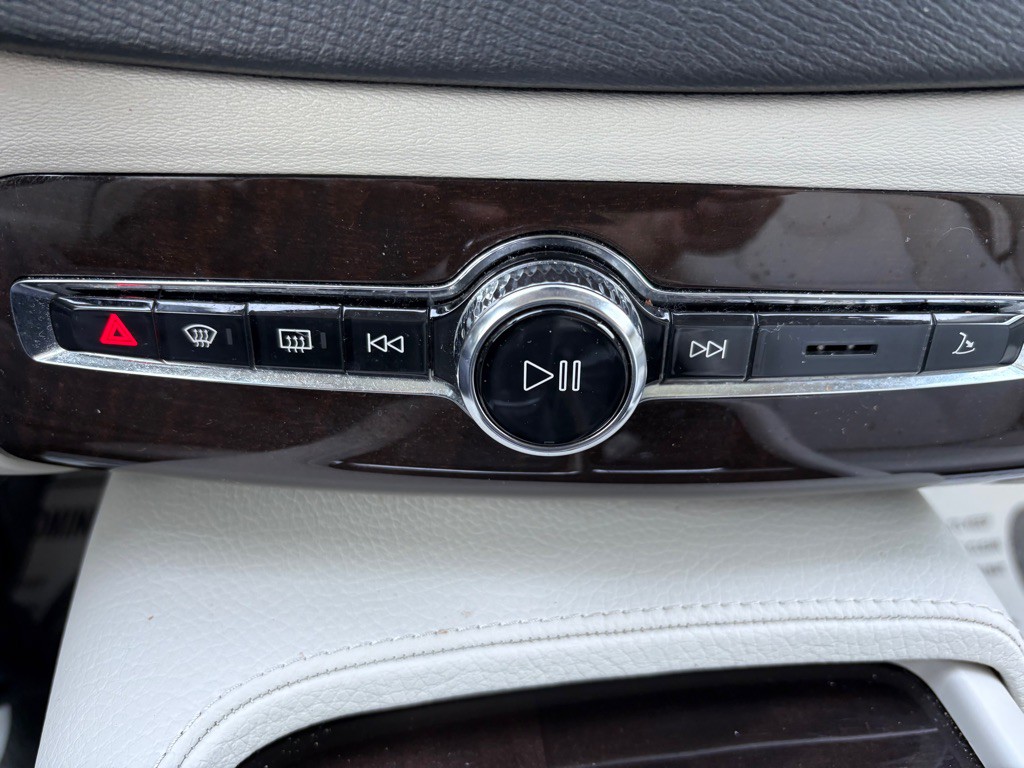 2018 Volvo XC90 Image 24