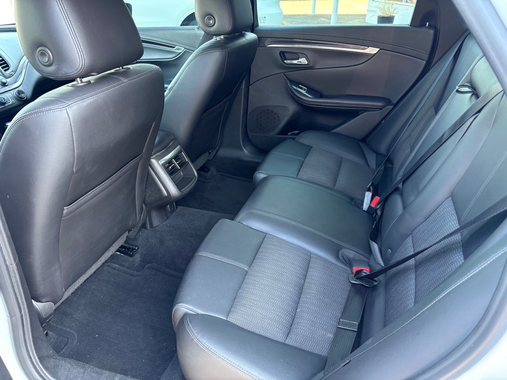 2017 Chevrolet Impala Image 11