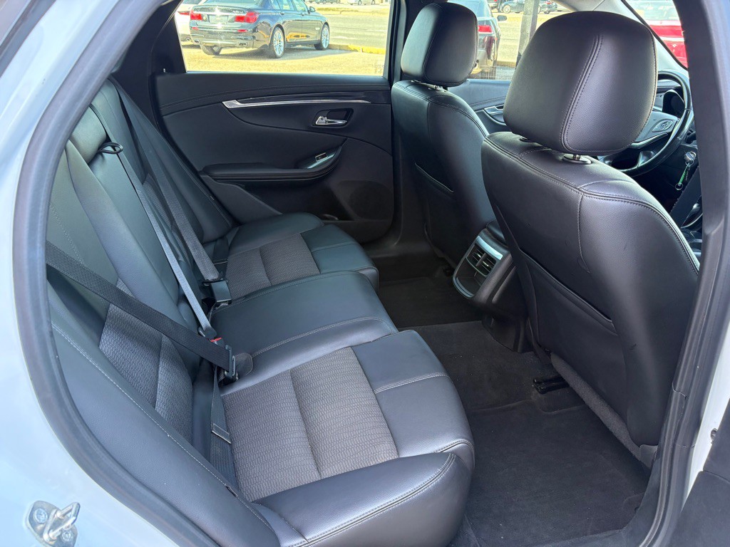 2017 Chevrolet Impala Image 13