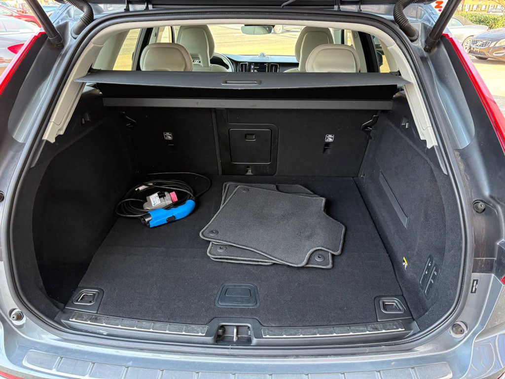 2018 Volvo XC60 Image 6