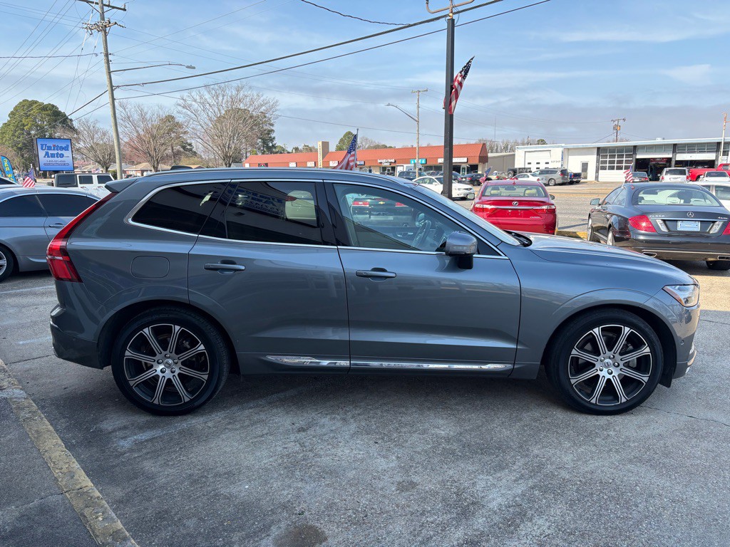 2018 Volvo XC60 Image 9