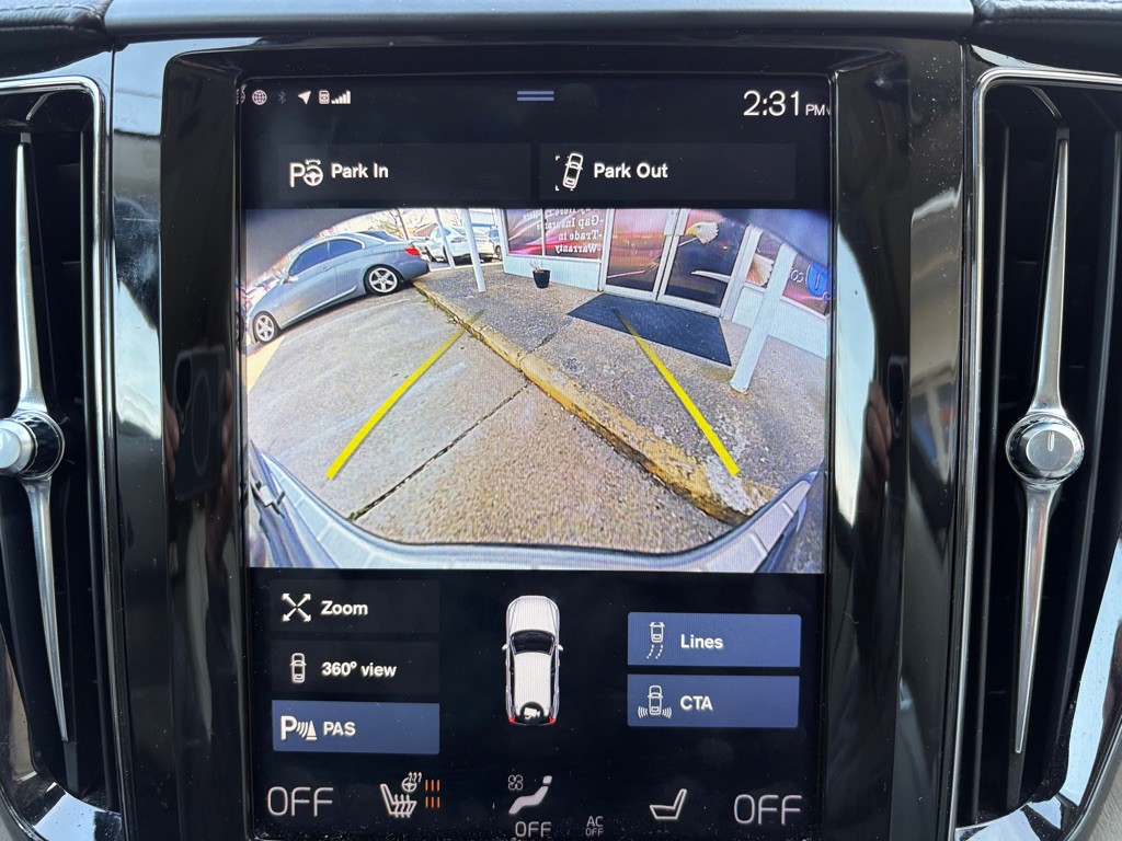 2018 Volvo XC60 Image 17