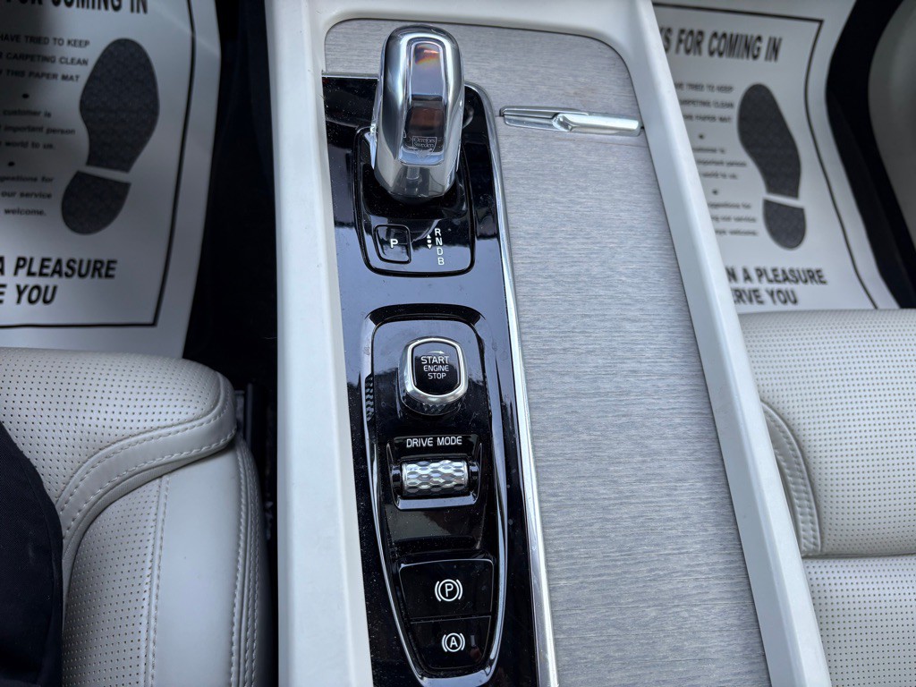 2018 Volvo XC60 Image 26