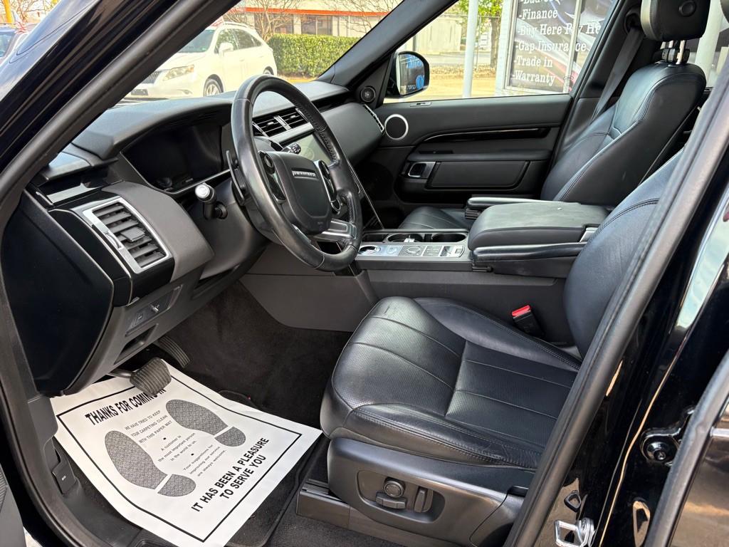 2019 Land Rover Discovery Image 11