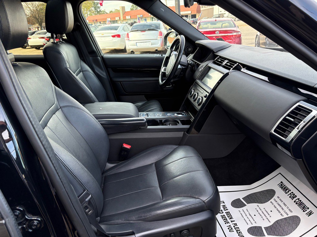 2019 Land Rover Discovery Image 16