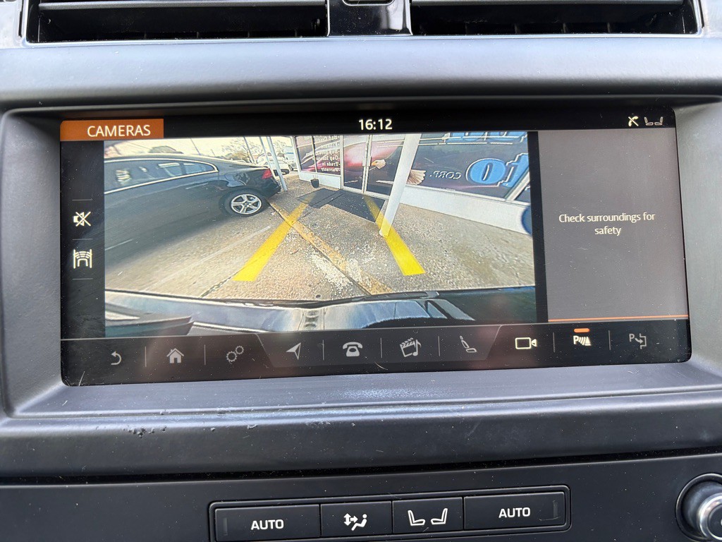 2019 Land Rover Discovery Image 18