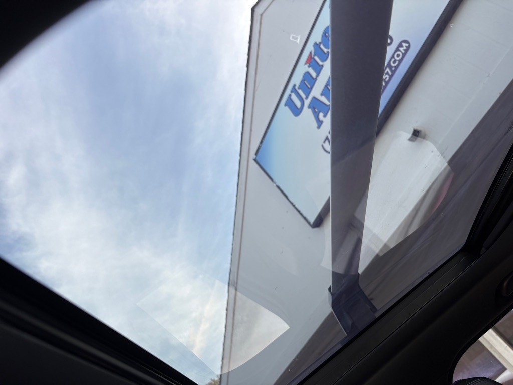 2019 Land Rover Discovery Image 19