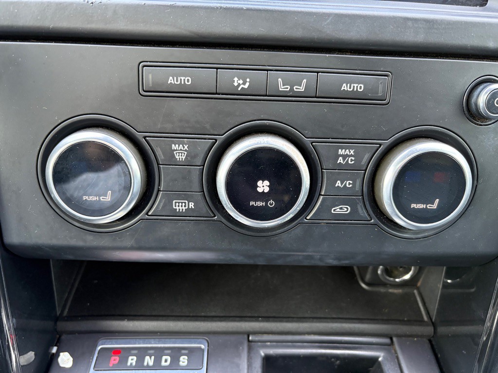 2019 Land Rover Discovery Image 26