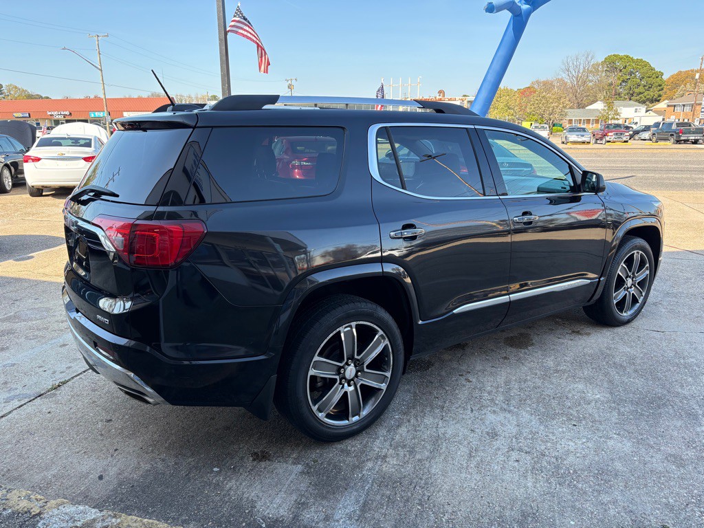 2017 GMC Acadia Image 7