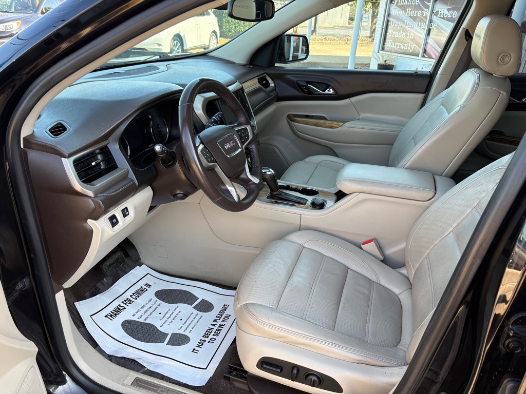 2017 GMC Acadia Image 10