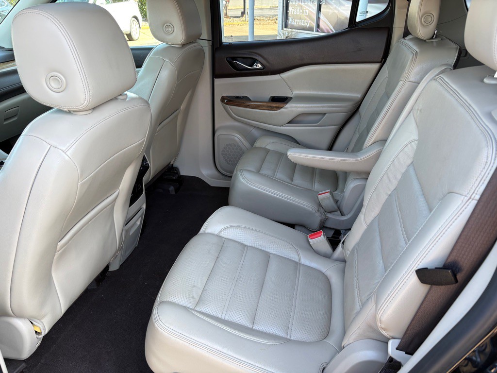 2017 GMC Acadia Image 11