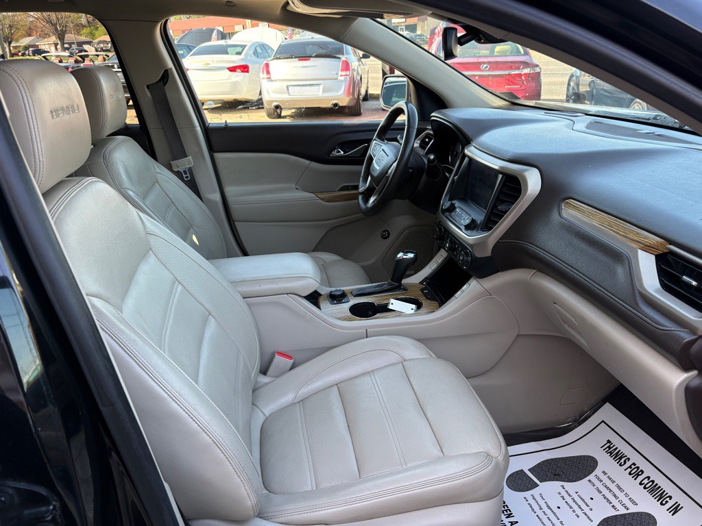2017 GMC Acadia Image 15