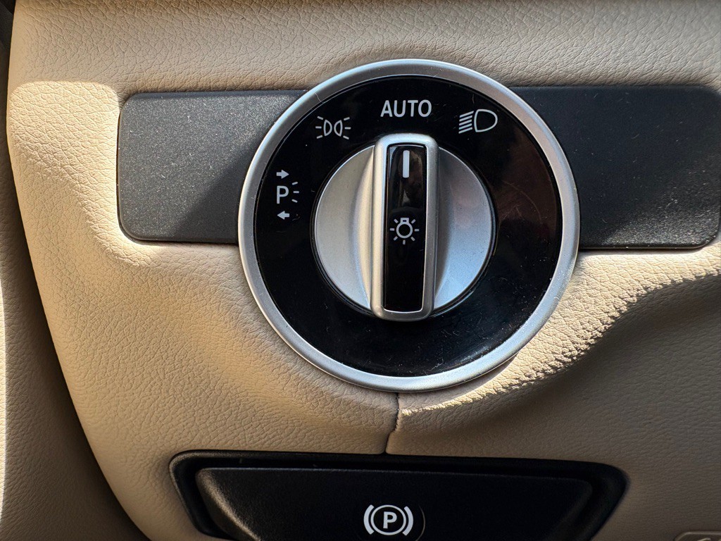 2013 Mercedes-Benz CLS-Class Image 21