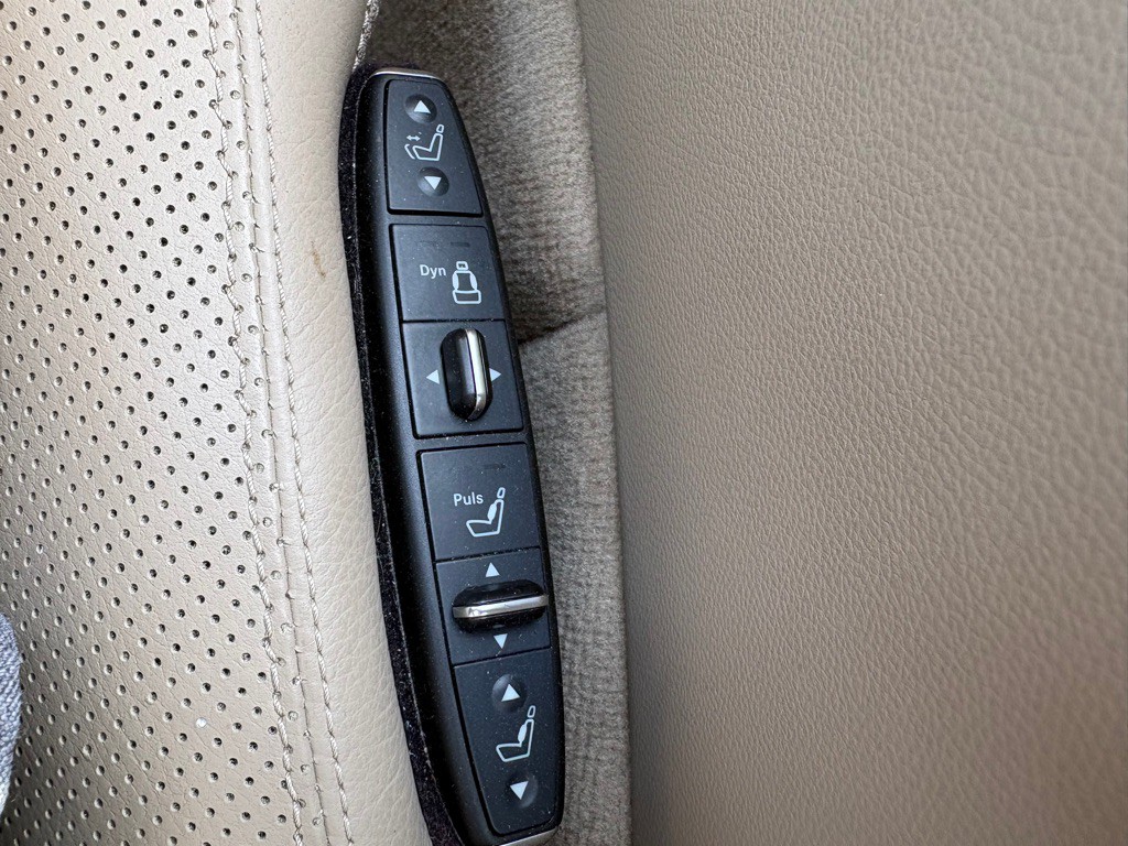 2013 Mercedes-Benz CLS-Class Image 28