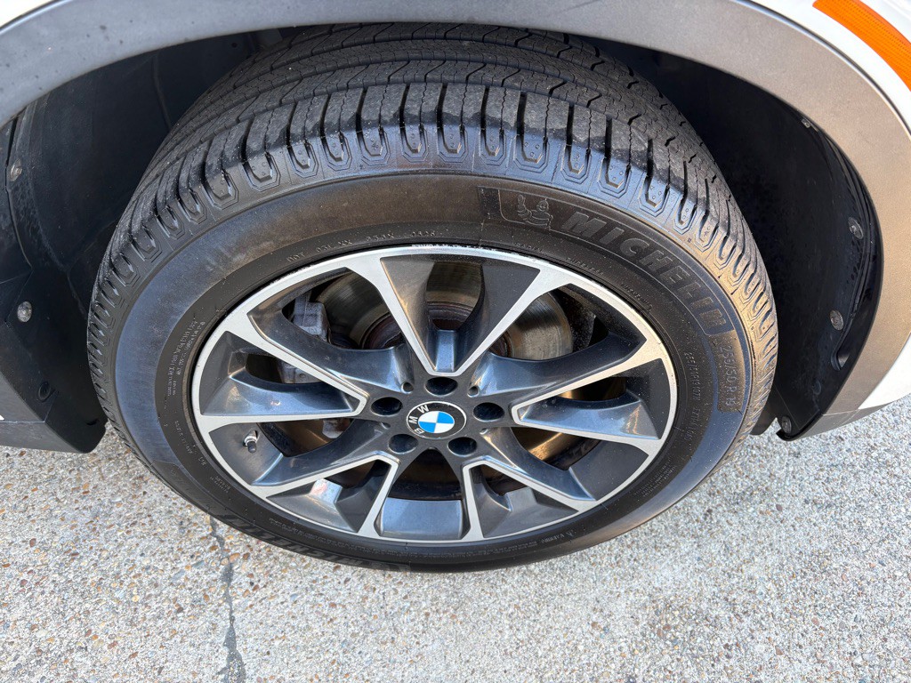 2017 BMW X5 Image 33