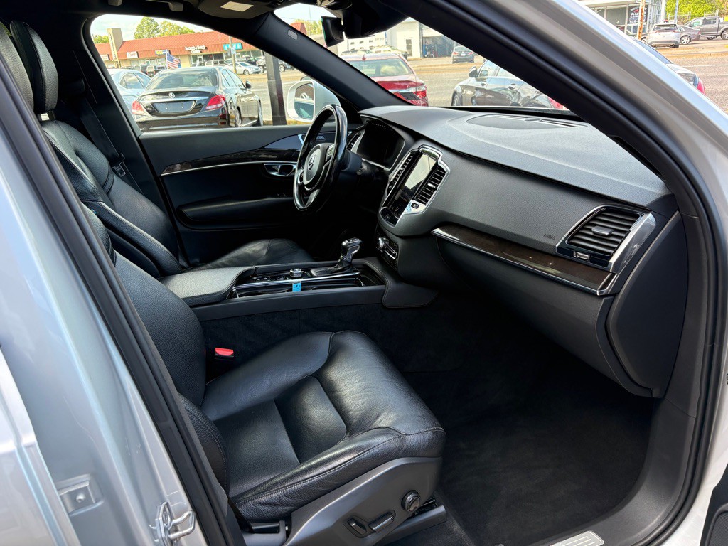 2018 Volvo XC90 Image 15