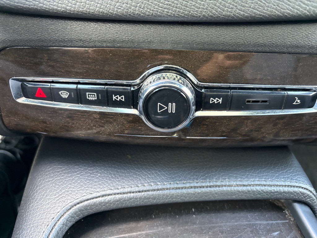 2018 Volvo XC90 Image 25