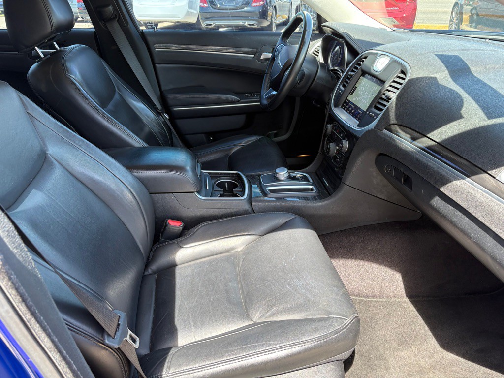 2018 Chrysler 300 Image 14