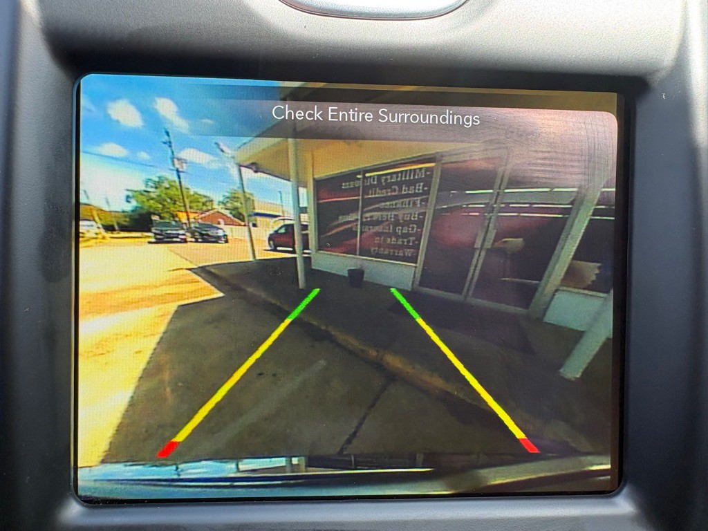 2018 Chrysler 300 Image 16