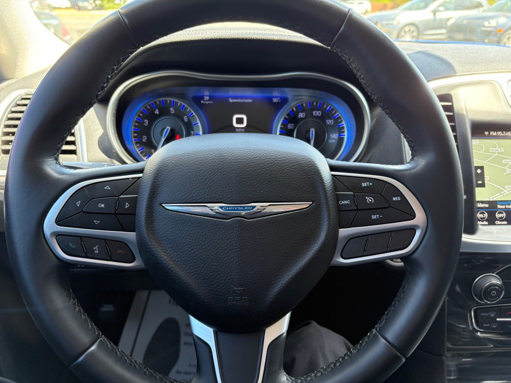 2018 Chrysler 300 Image 18