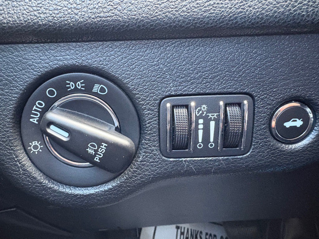 2018 Chrysler 300 Image 21