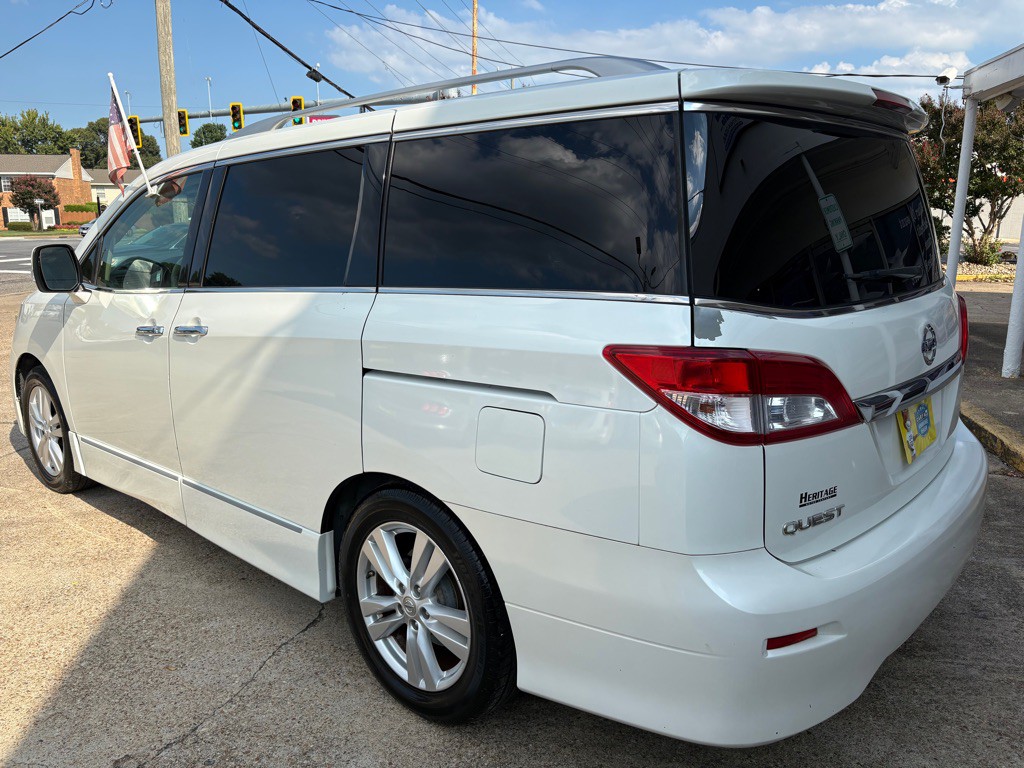 2012 Nissan Quest Image 4