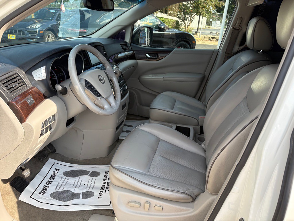 2012 Nissan Quest Image 10