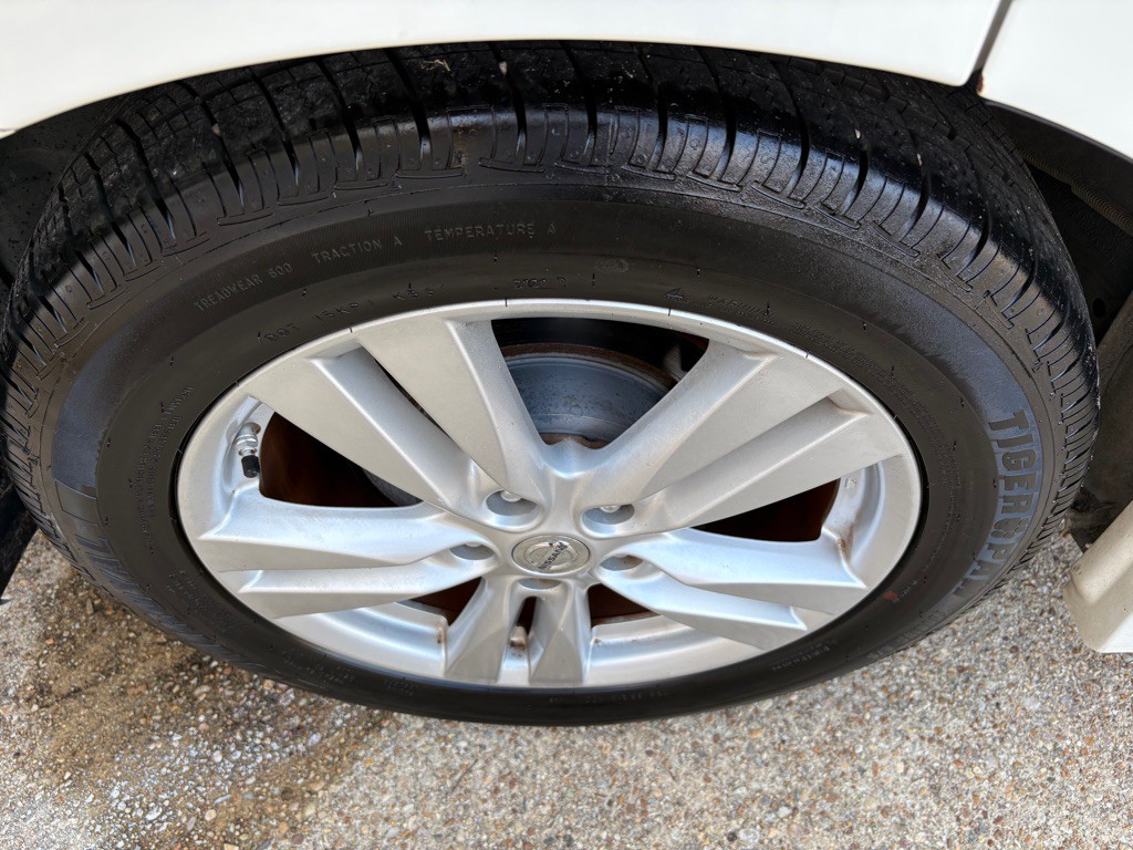 2012 Nissan Quest Image 34