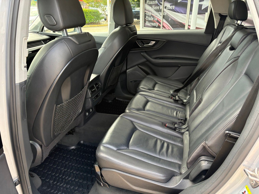 2018 Audi Q7 Image 11