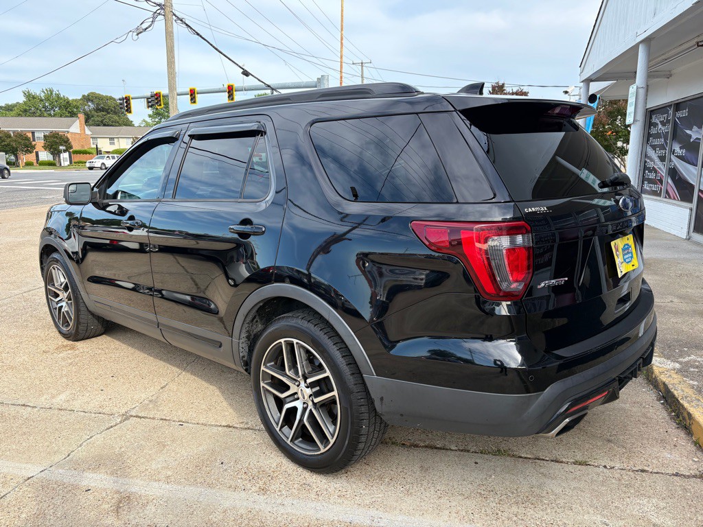 2017 Ford Explorer Image 3