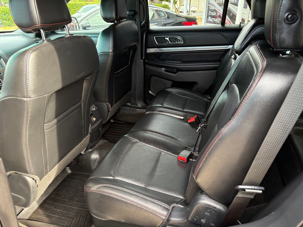 2017 Ford Explorer Image 10