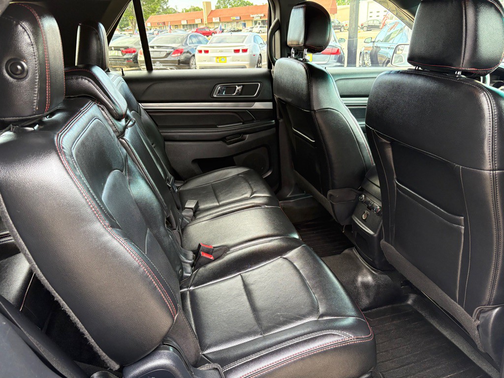 2017 Ford Explorer Image 13