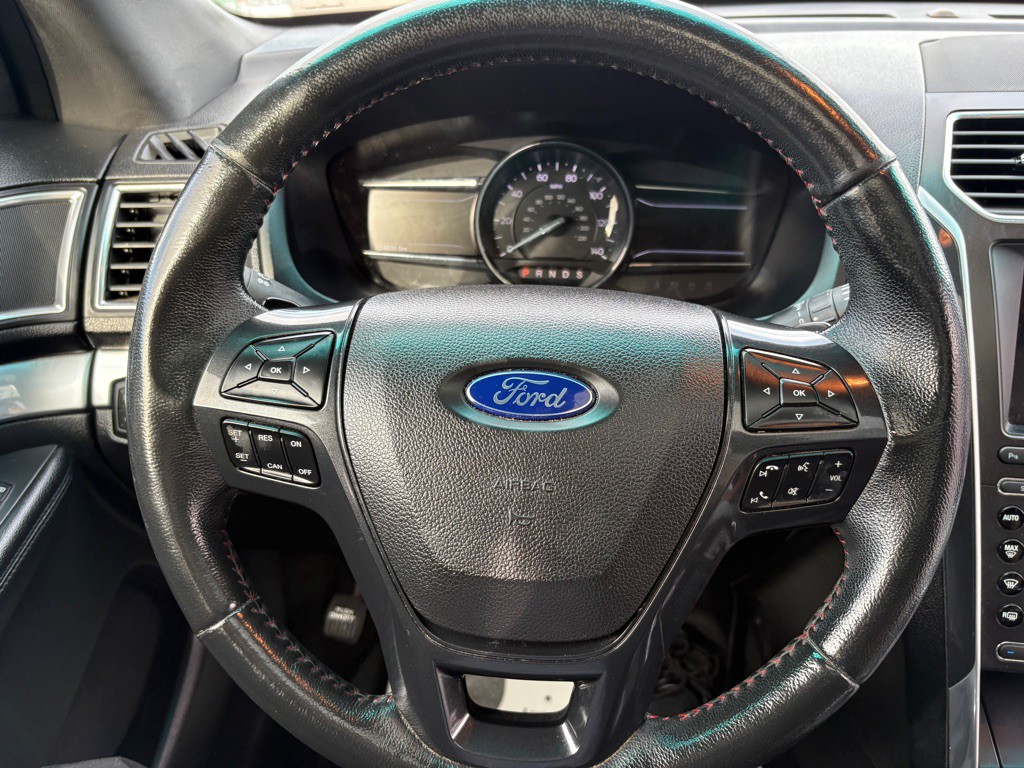 2017 Ford Explorer Image 18