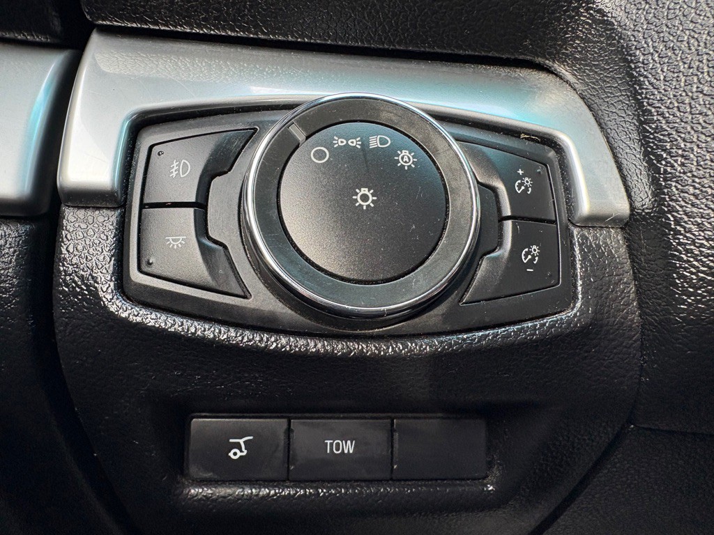 2017 Ford Explorer Image 21