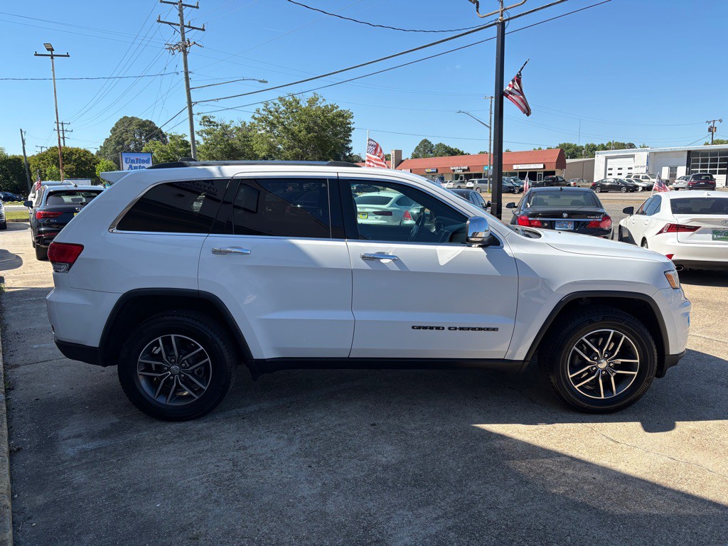 2017 Jeep Grand Cherokee Image 8