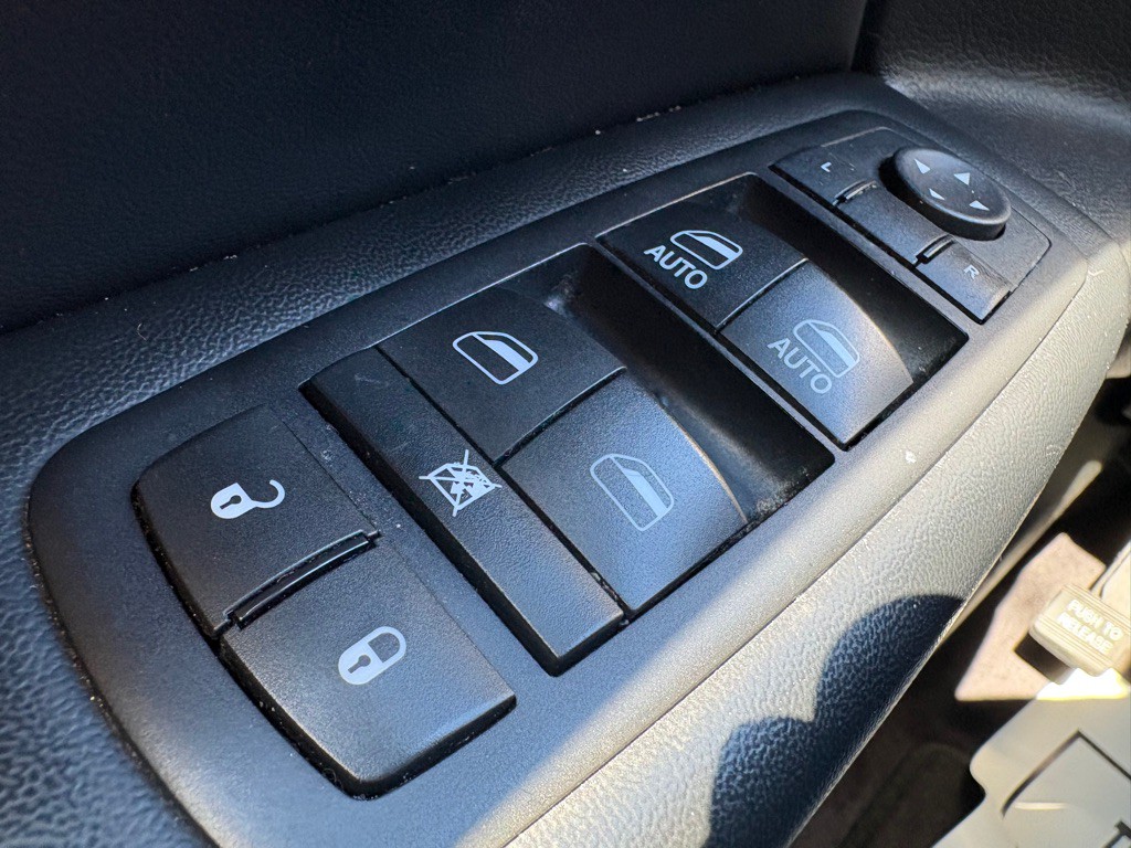 2017 Jeep Grand Cherokee Image 22