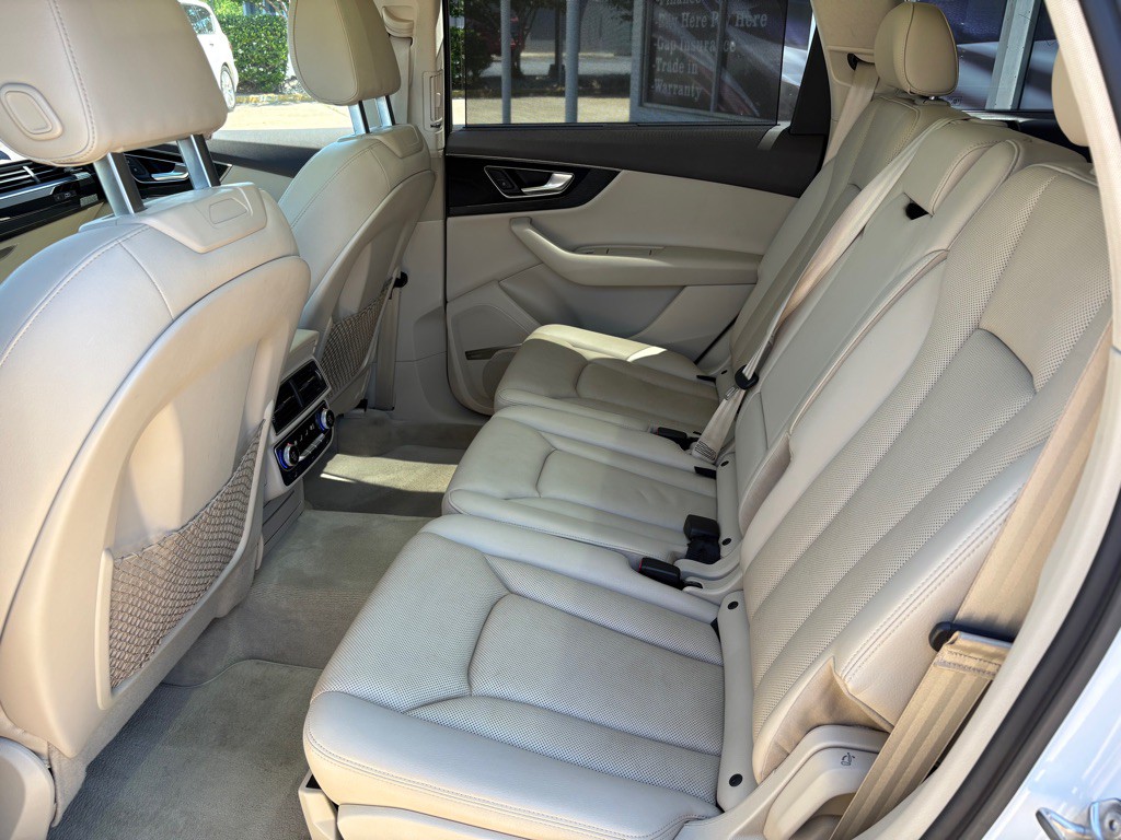 2017 Audi Q7 Image 11