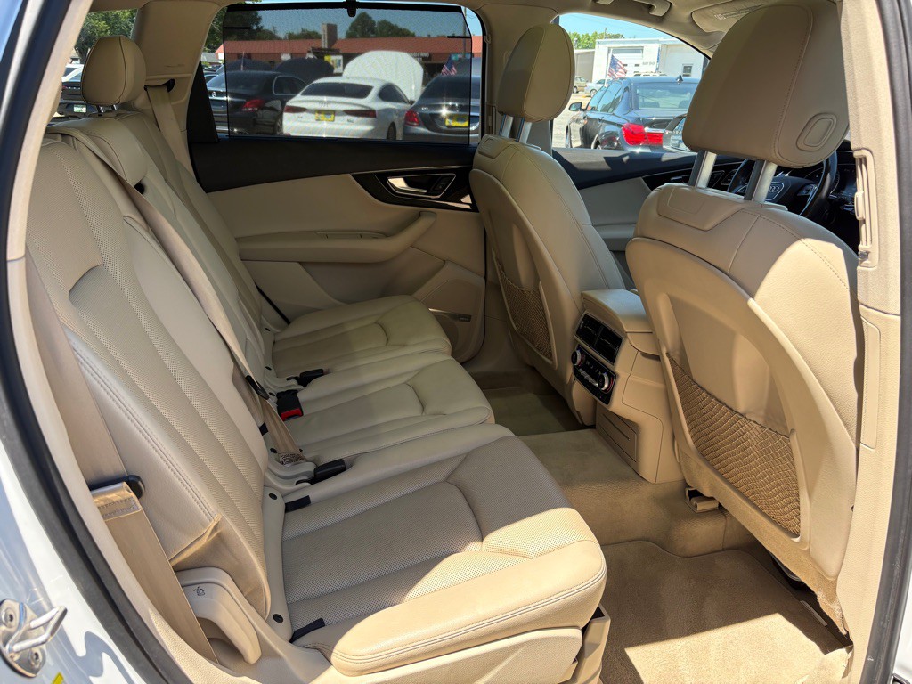 2017 Audi Q7 Image 14