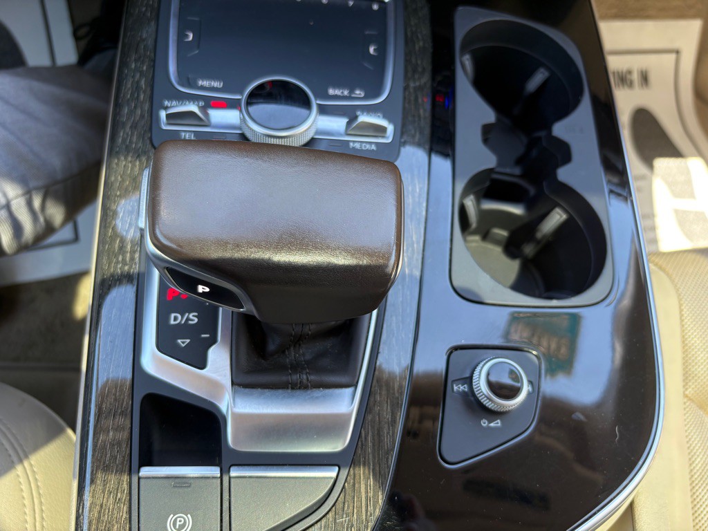 2017 Audi Q7 Image 28