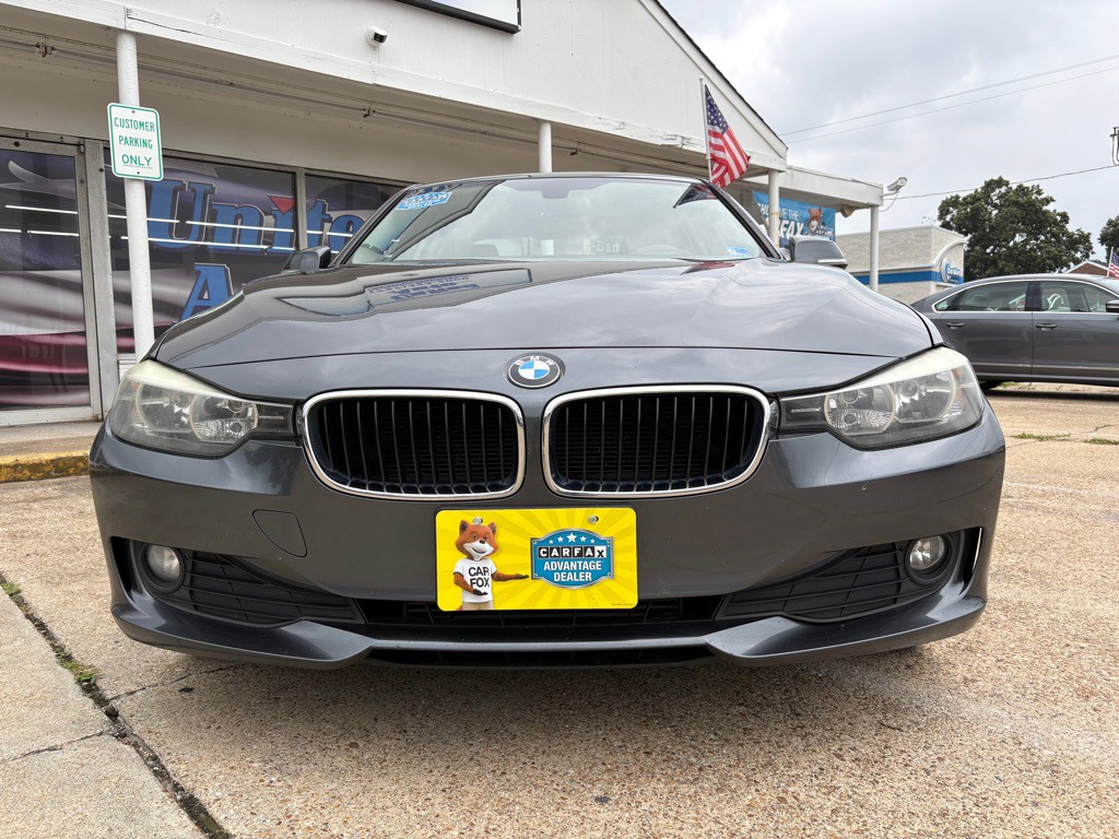 2014 BMW 3 Series Image 2