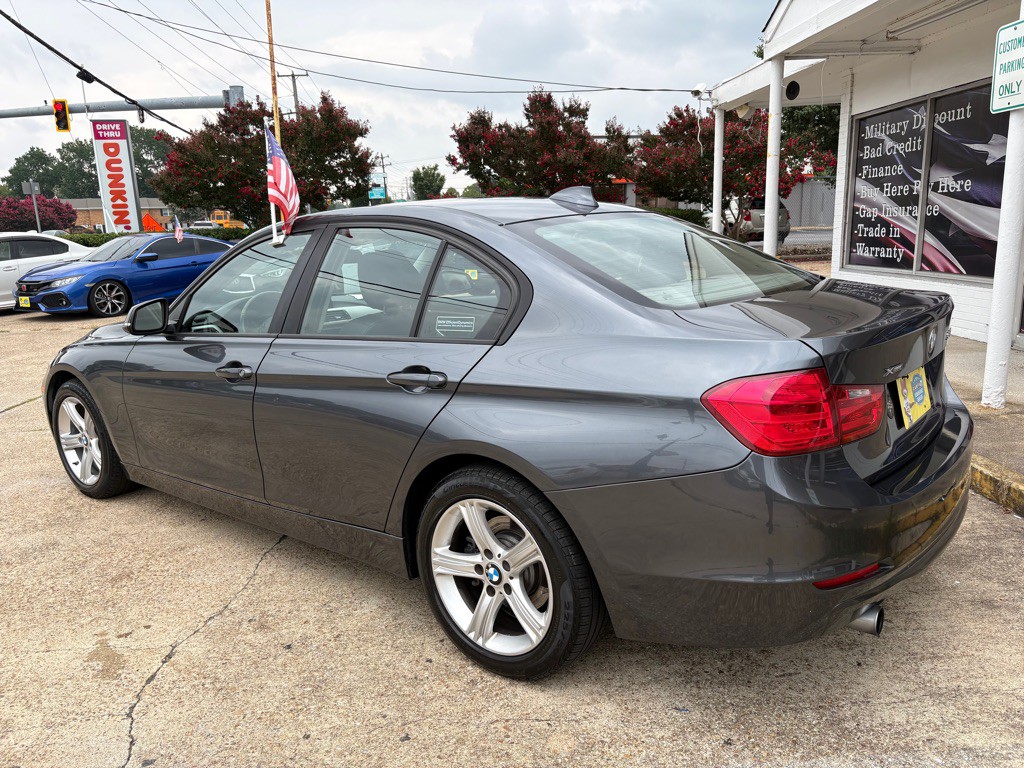 2014 BMW 3 Series Image 4