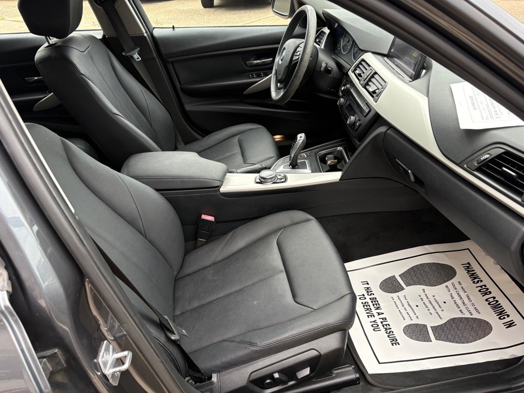 2014 BMW 3 Series Image 13