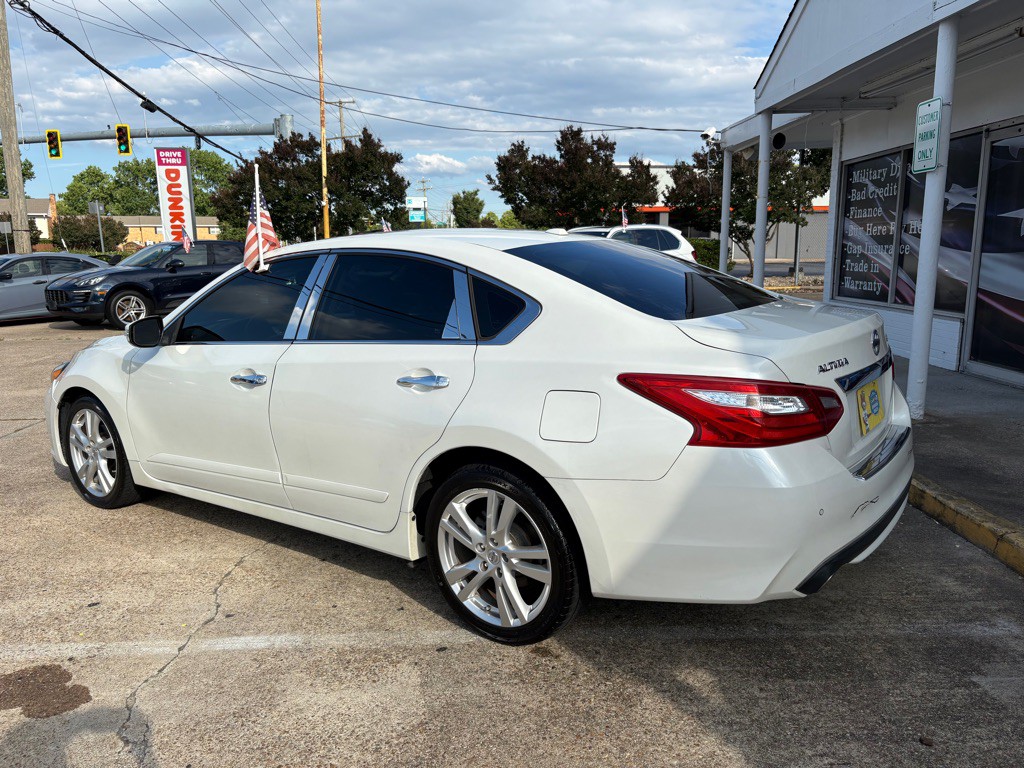 2016 Nissan Altima Image 4